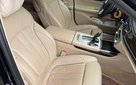 BMW 7 серия, 2016 год, 2 700 000 рублей, 29 фотография