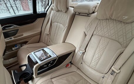 BMW 7 серия, 2016 год, 2 700 000 рублей, 26 фотография