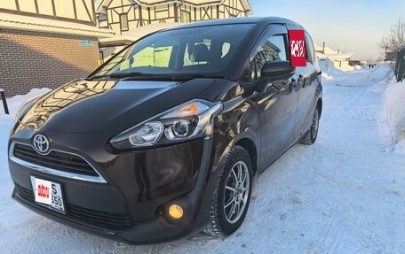 Toyota Sienta II, 2015 год, 1 450 000 рублей, 2 фотография