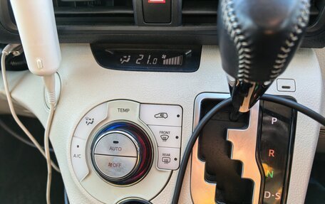 Toyota Sienta II, 2015 год, 1 450 000 рублей, 15 фотография