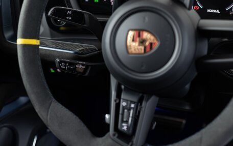 Porsche Cayenne III, 2025 год, 32 390 000 рублей, 16 фотография