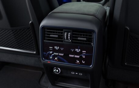 Porsche Cayenne III, 2025 год, 32 390 000 рублей, 28 фотография