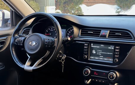 KIA Rio IV, 2020 год, 1 575 000 рублей, 10 фотография