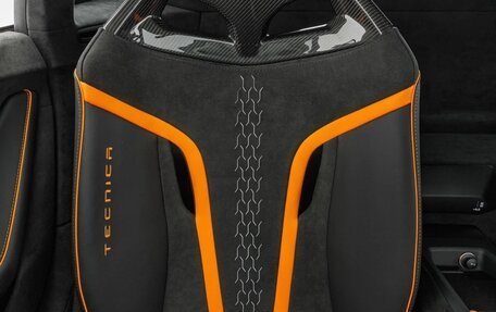 Lamborghini Huracán, 2023 год, 37 000 000 рублей, 12 фотография