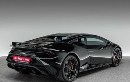 Lamborghini Huracán, 2023 год, 37 000 000 рублей, 7 фотография