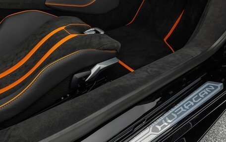Lamborghini Huracán, 2023 год, 37 000 000 рублей, 18 фотография