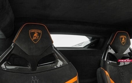 Lamborghini Huracán, 2023 год, 37 000 000 рублей, 19 фотография