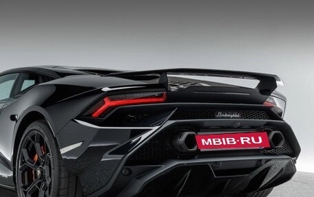 Lamborghini Huracán, 2023 год, 37 000 000 рублей, 14 фотография