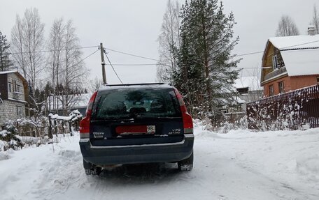 Volvo V70 III рестайлинг, 2004 год, 690 000 рублей, 4 фотография