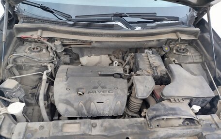 Mitsubishi Outlander III рестайлинг 3, 2019 год, 2 250 000 рублей, 4 фотография