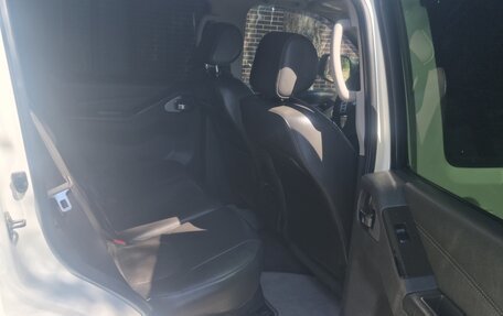 Nissan Pathfinder, 2011 год, 900 000 рублей, 11 фотография