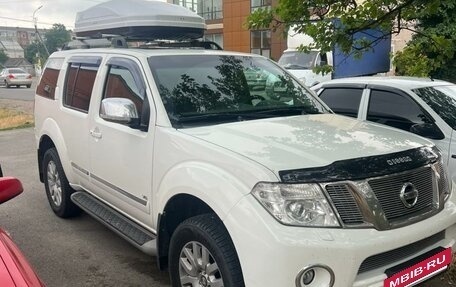 Nissan Pathfinder, 2011 год, 900 000 рублей, 2 фотография