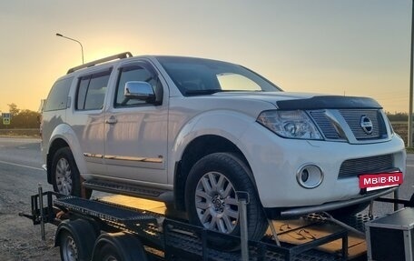 Nissan Pathfinder, 2011 год, 900 000 рублей, 13 фотография