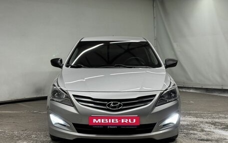 Hyundai Solaris II рестайлинг, 2015 год, 900 000 рублей, 3 фотография