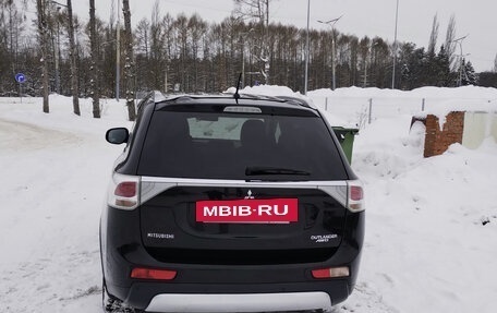 Mitsubishi Outlander III рестайлинг 3, 2014 год, 1 350 000 рублей, 3 фотография