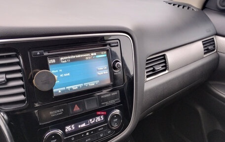 Mitsubishi Outlander III рестайлинг 3, 2014 год, 1 350 000 рублей, 7 фотография