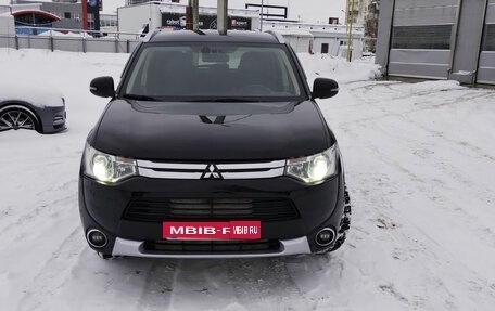 Mitsubishi Outlander III рестайлинг 3, 2014 год, 1 350 000 рублей, 1 фотография