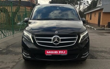 Mercedes-Benz V-Класс, 2018 год, 4 700 000 рублей, 1 фотография