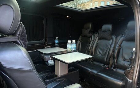 Mercedes-Benz V-Класс, 2018 год, 4 700 000 рублей, 8 фотография