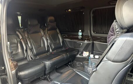 Mercedes-Benz V-Класс, 2018 год, 4 700 000 рублей, 6 фотография