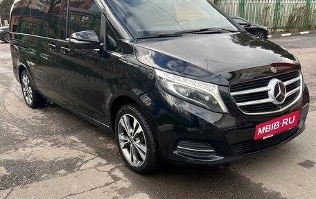 Mercedes-Benz V-Класс, 2018 год, 4 700 000 рублей, 3 фотография