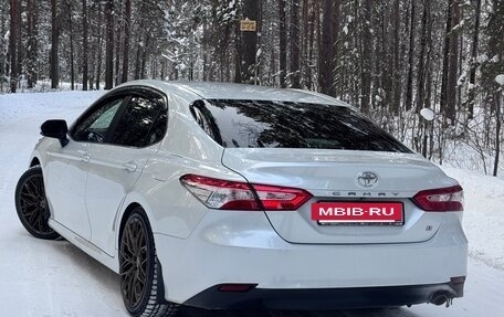 Toyota Camry, 2020 год, 2 700 000 рублей, 2 фотография