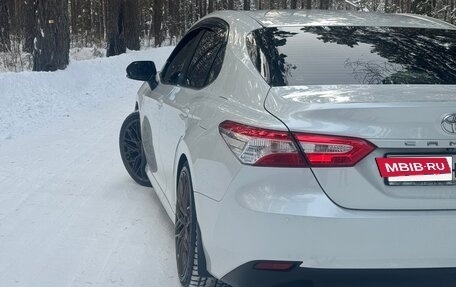 Toyota Camry, 2020 год, 2 700 000 рублей, 7 фотография