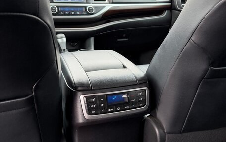 Toyota Highlander III, 2014 год, 2 550 000 рублей, 22 фотография