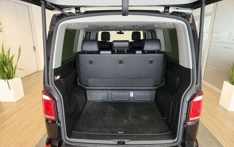 Volkswagen Multivan T6 рестайлинг, 2019 год, 3 490 000 рублей, 7 фотография