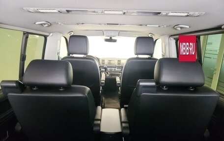 Volkswagen Multivan T6 рестайлинг, 2019 год, 3 490 000 рублей, 15 фотография