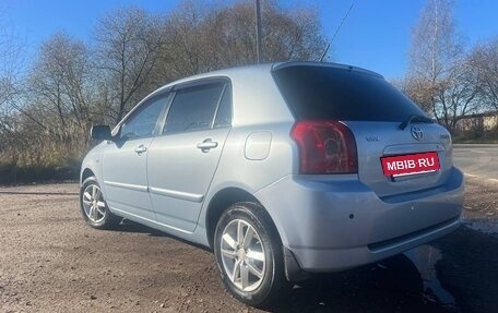 Toyota Corolla, 2004 год, 600 000 рублей, 4 фотография