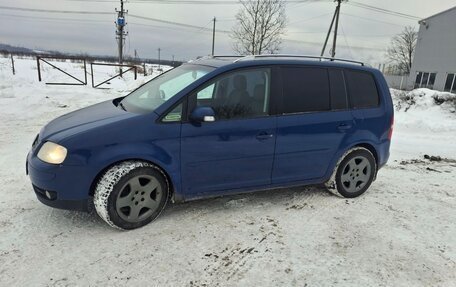 Volkswagen Touran III, 2004 год, 400 000 рублей, 5 фотография