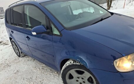 Volkswagen Touran III, 2004 год, 400 000 рублей, 3 фотография