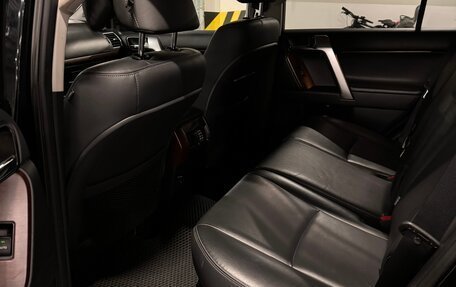 Toyota Land Cruiser Prado 150 рестайлинг 2, 2017 год, 4 250 000 рублей, 6 фотография