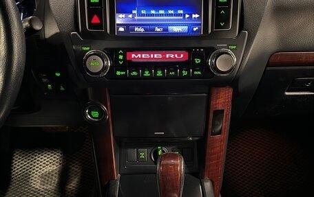 Toyota Land Cruiser Prado 150 рестайлинг 2, 2017 год, 4 250 000 рублей, 10 фотография