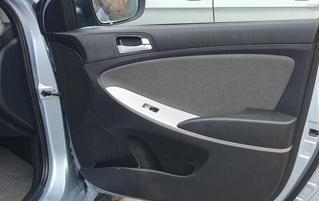 Hyundai Solaris II рестайлинг, 2011 год, 575 000 рублей, 8 фотография