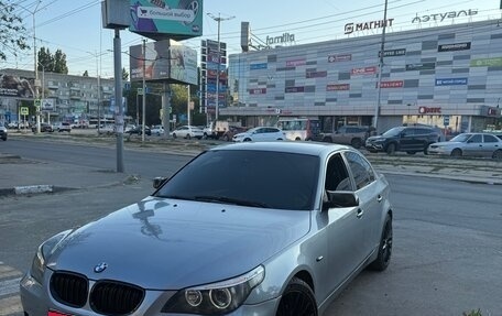 BMW 5 серия, 2005 год, 900 000 рублей, 1 фотография