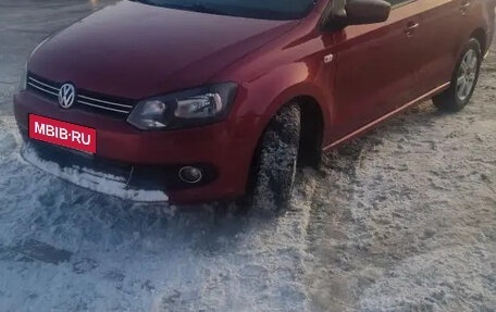 Volkswagen Polo VI (EU Market), 2012 год, 800 000 рублей, 1 фотография
