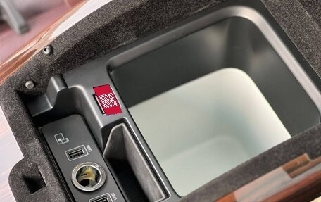 Land Rover Range Rover IV рестайлинг, 2016 год, 32 фотография