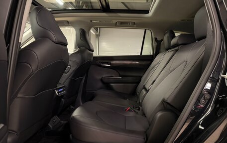 Toyota Highlander, 2025 год, 5 799 000 рублей, 25 фотография