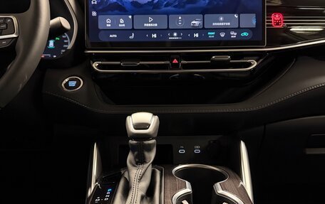 Toyota Highlander, 2025 год, 5 799 000 рублей, 27 фотография