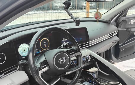 Hyundai Elantra, 2021 год, 2 100 000 рублей, 6 фотография