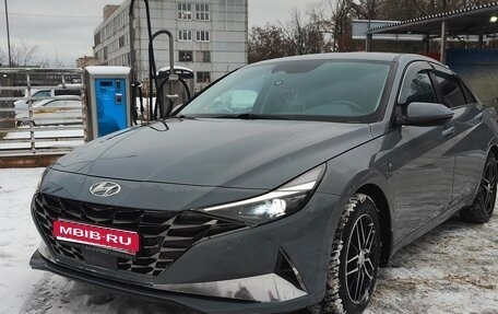 Hyundai Elantra, 2021 год, 2 100 000 рублей, 1 фотография
