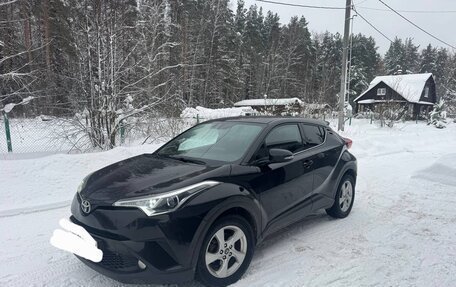 Toyota C-HR I рестайлинг, 2018 год, 2 000 000 рублей, 1 фотография