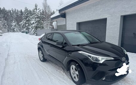 Toyota C-HR I рестайлинг, 2018 год, 2 000 000 рублей, 2 фотография