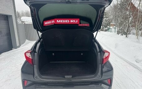 Toyota C-HR I рестайлинг, 2018 год, 2 000 000 рублей, 6 фотография