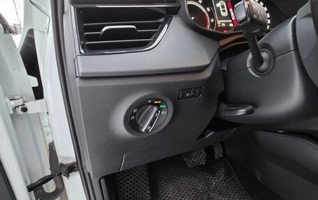 Skoda Rapid II, 2020 год, 2 000 000 рублей, 24 фотография