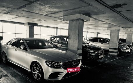 Mercedes-Benz E-Класс, 2019 год, 3 150 000 рублей, 8 фотография