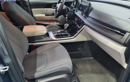 KIA Carnival, 2021 год, 3 900 000 рублей, 22 фотография