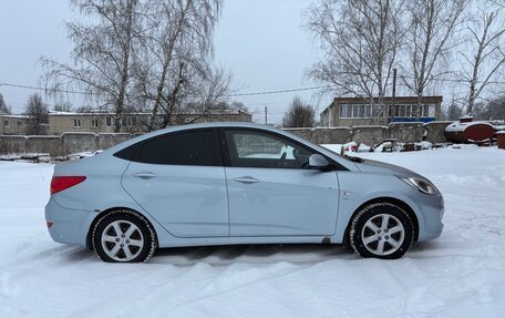 Hyundai Solaris II рестайлинг, 2012 год, 1 000 000 рублей, 4 фотография